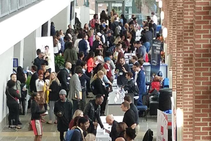 Media Networking in 在线博彩 Campus Center Atrium